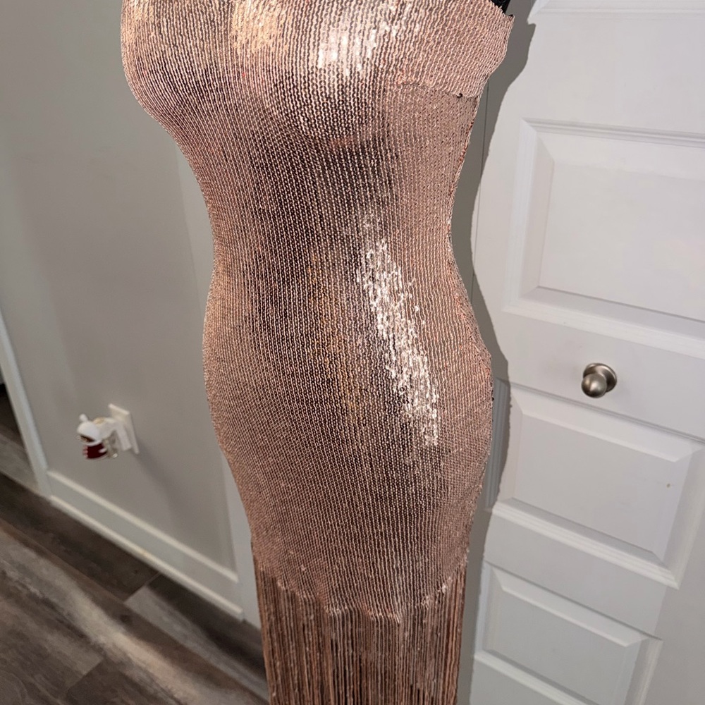 Elegant Rose Gold Sequin Dress - Picture 2 of 4